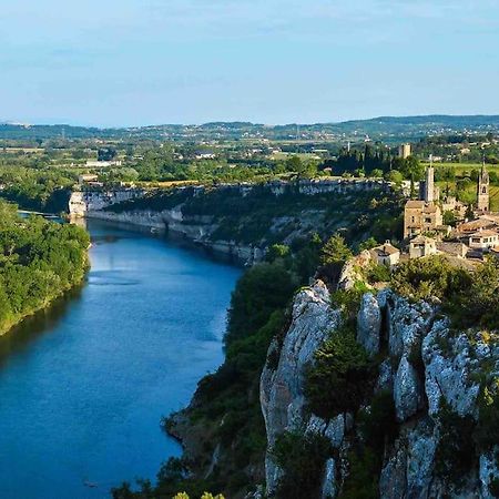 Appartement Neuf Avec Spa Saint-Martin-d'Ardeche Luaran gambar